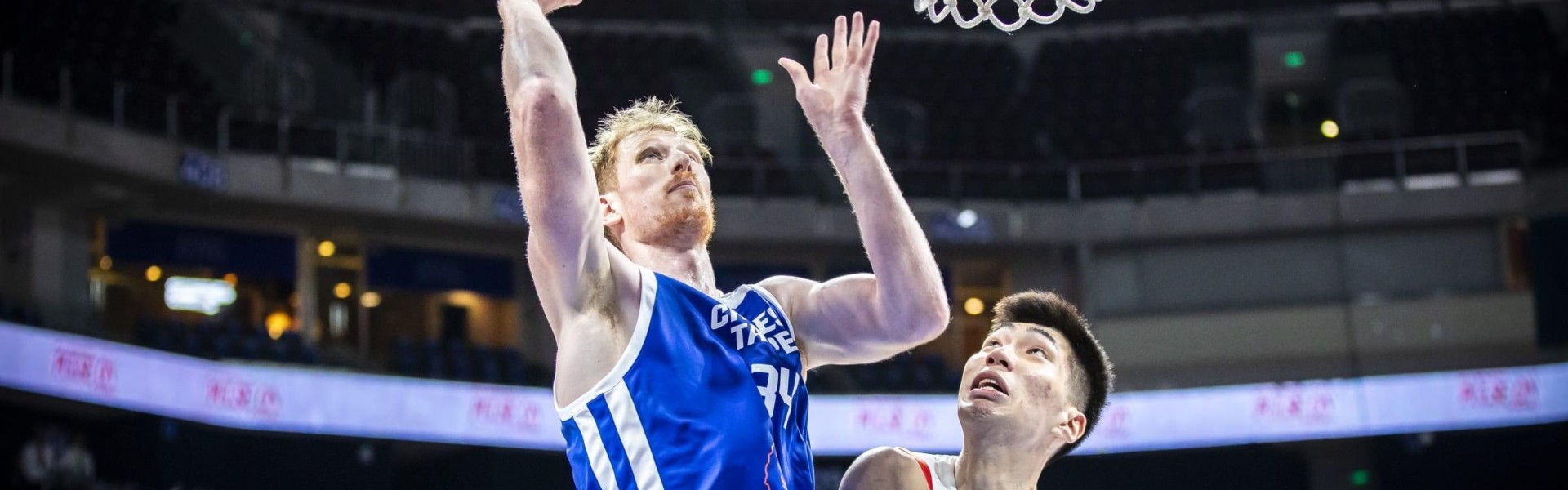 九游体育-体力不支，高柏铠全场出战36分钟&amp;amp;投篮14中8，得到19分11篮板