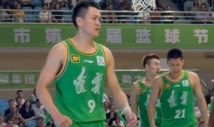 辽宁男篮热身赛90比79击败美国TBT阿肯色州队 姜宇星得到10分