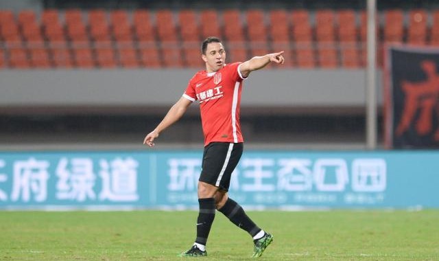 九游网-【中超】罗慕洛角球破门+半场吊射 成都2比1泰山