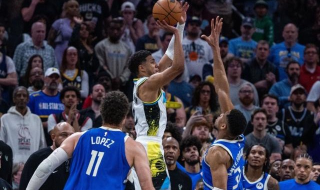 诡异战术！哈里伯顿的神仙绝杀 另有美女智囊指点