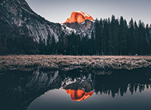 九游网-阿什拉夫在街头与小朋友踢球，还给他们签名